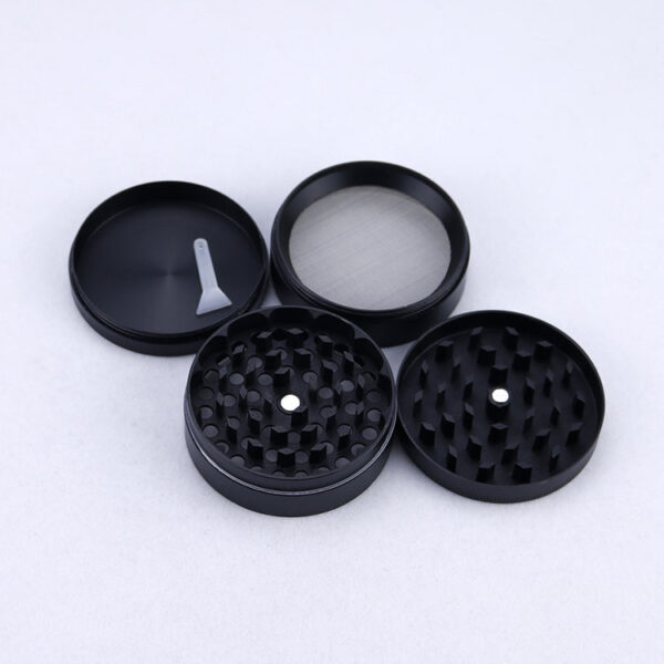 Large 4 Piece Zinc Alloy Metal Grinder