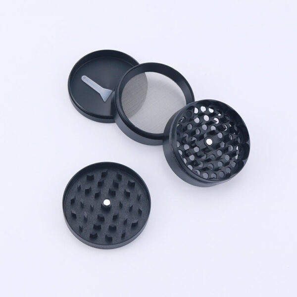 Large 4 Piece Zinc Alloy Metal Grinder